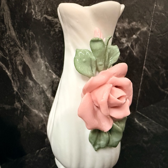 Small Vases (2) with Pink Roses - Picture 6 of 12